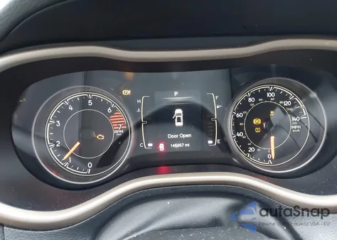 2018 Jeep Cherokee Latitude Fwd z USA, uszkodzony, nr VIN 1C4PJLCB6JD604902